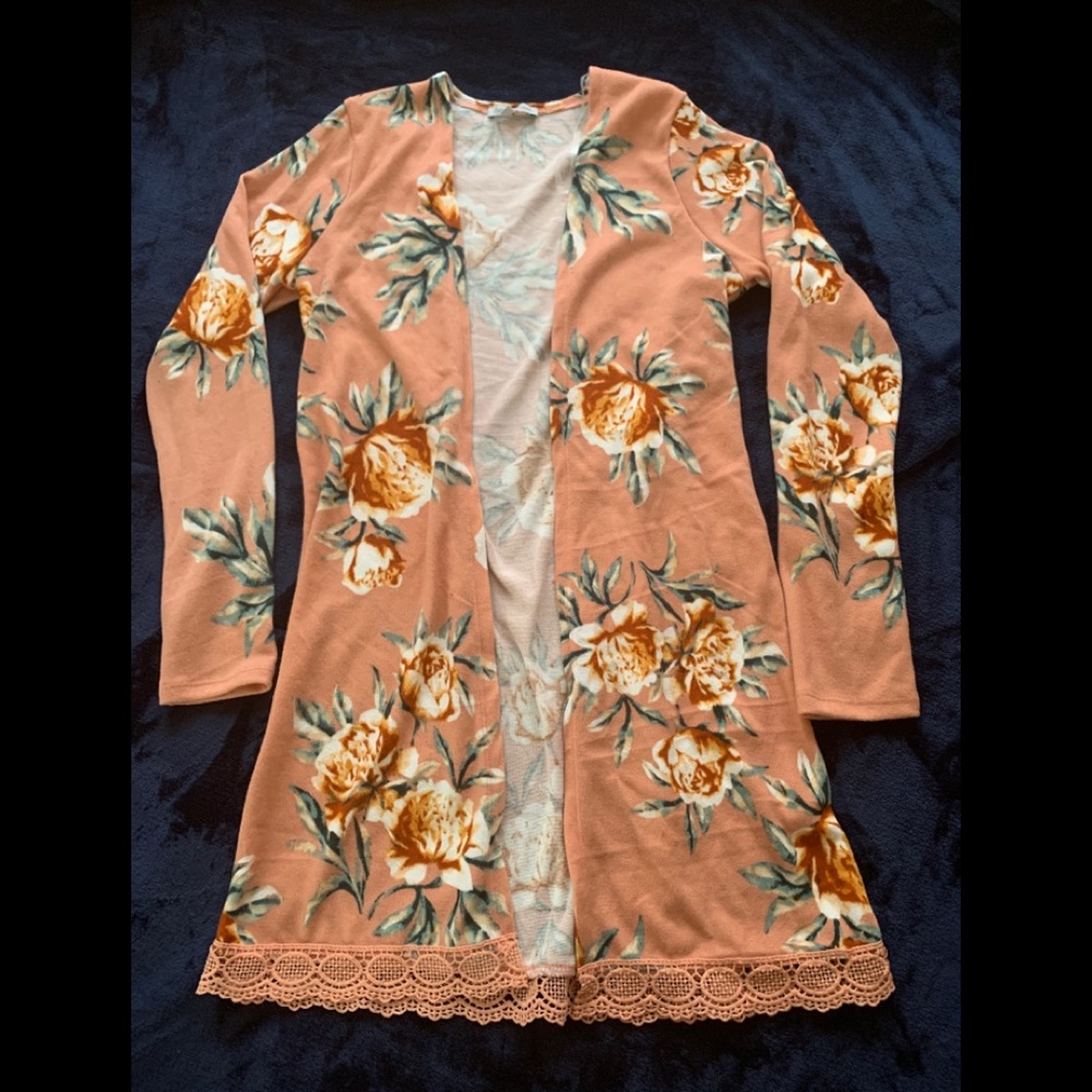 ‼️3/$10‼️ Charlotte Russe Cardigan 🍑